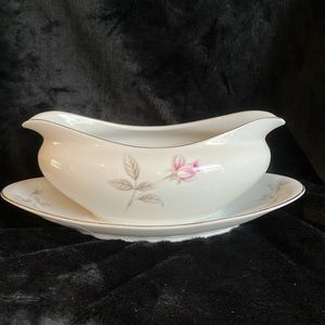 ❄️4 For $20 Vintage Gravy Boat With Attached Under Plate Dawn By Amcrest